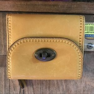 New with tags Fossil multifunctional wallet